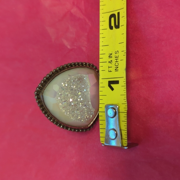 Druzy Quarts ring size 7 😍 - Picture 6 of 6
